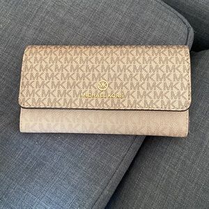 Michael Kors Jet Set Charm Large Trifold Wallet Ballet Multi One Size